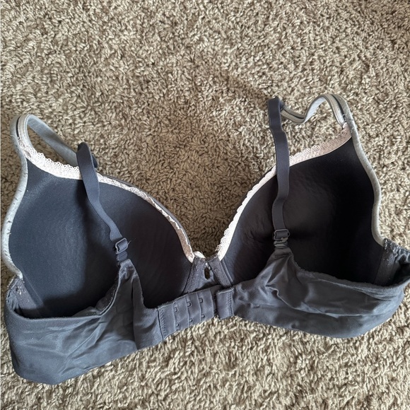Victoria’s Secret bra size 38C - Picture 2 of 5